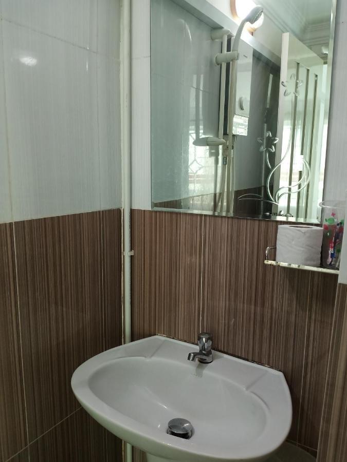 Le Barang Steakhouse & Guesthouse 西哈努克 外观 照片